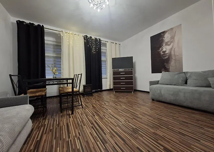 Antracyt アパート ヴァウブジフ